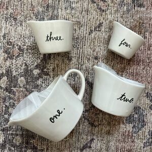 NWT Rae Dunn Stacking Measuring Cups